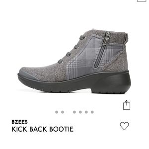 Bzees Kick Back Bootie